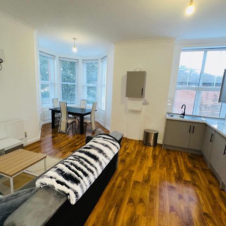 Newly Refurbished Two Bedrooms Flat St Leonards-on-Sea Esterno foto